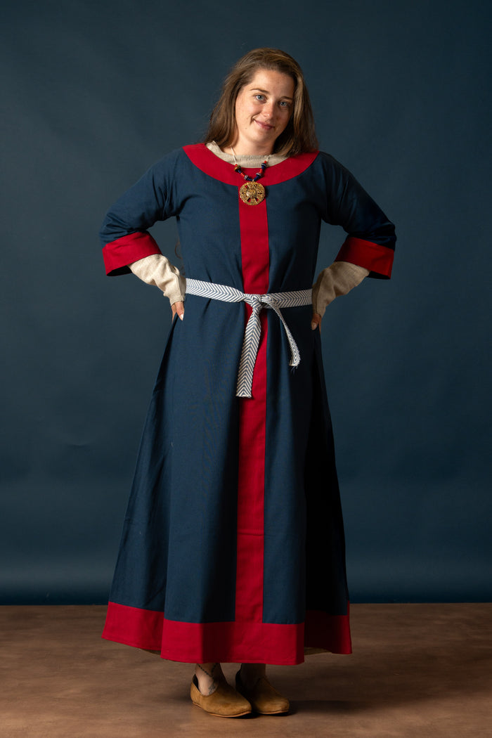Karolingische jurk Clotilde, dalmatica, blauw-rood