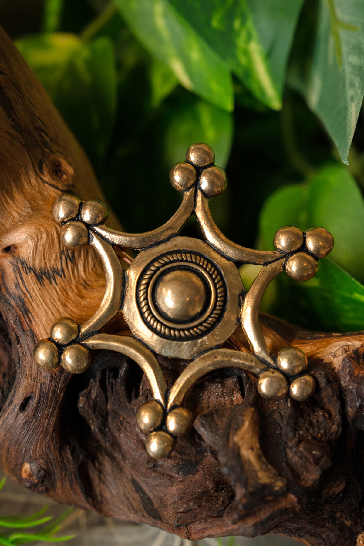 Brooch Uta zu Naumburg, bronze