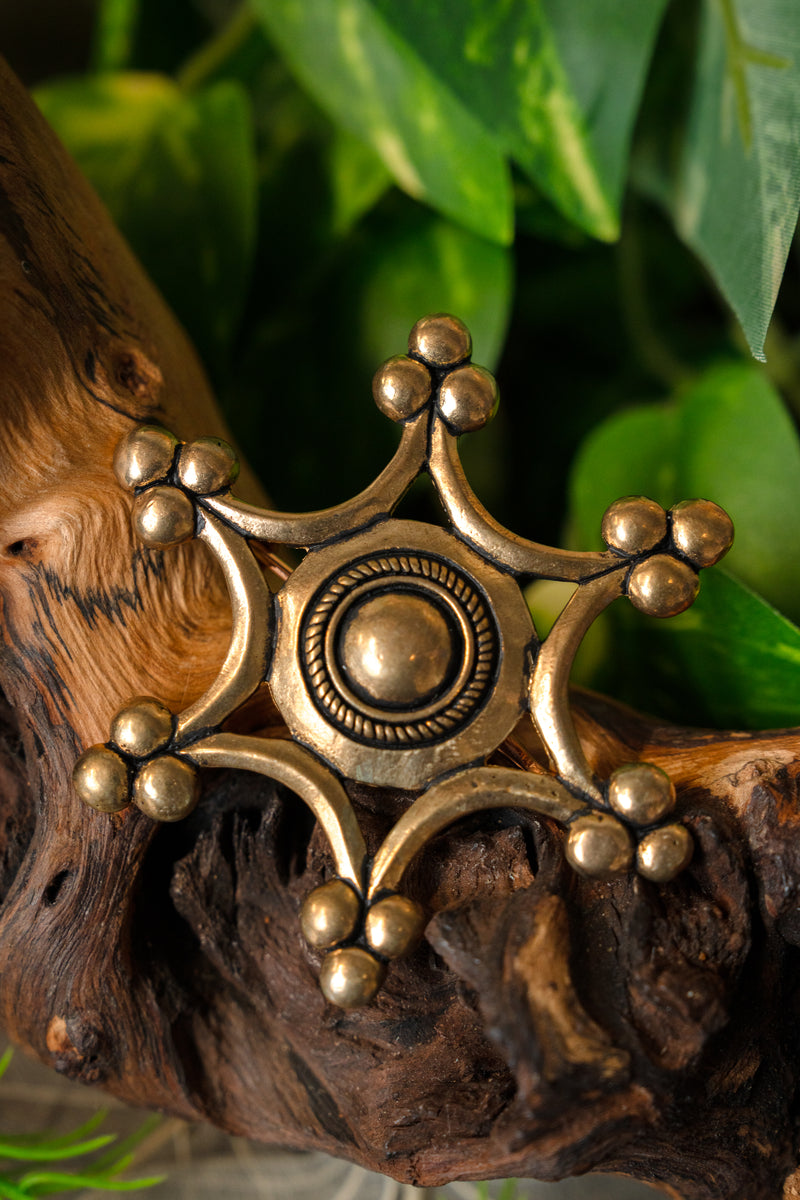 Brooch Uta zu Naumburg, bronze