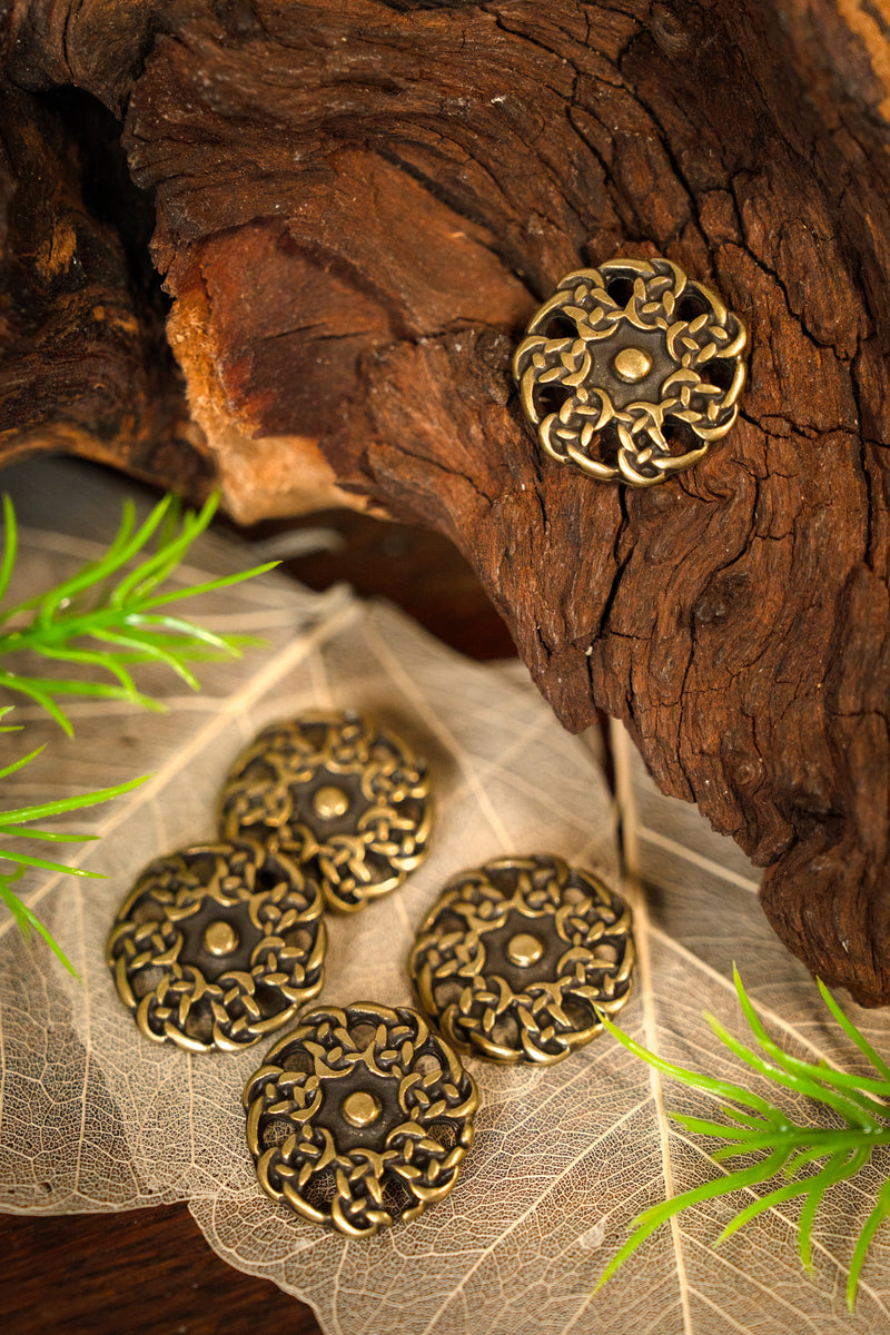Bottoni gaelici altomedievali, set da cinque, ottone