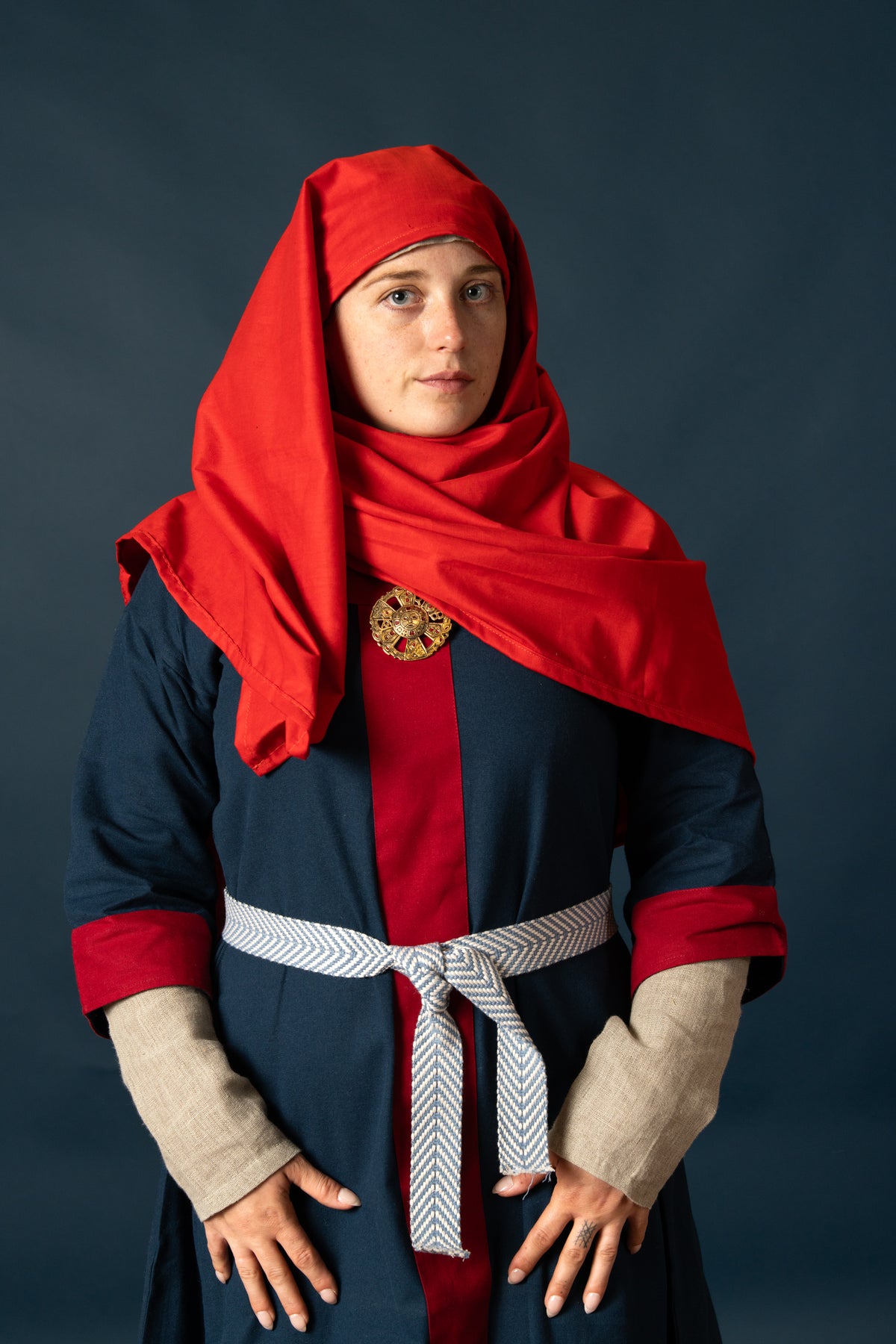Karolingische jurk Clotilde, dalmatica, blauw-rood