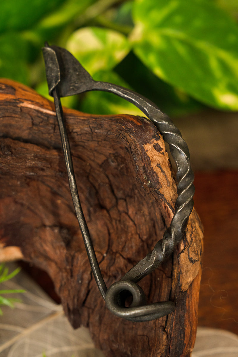 Fibule arquée de La Tène, acier