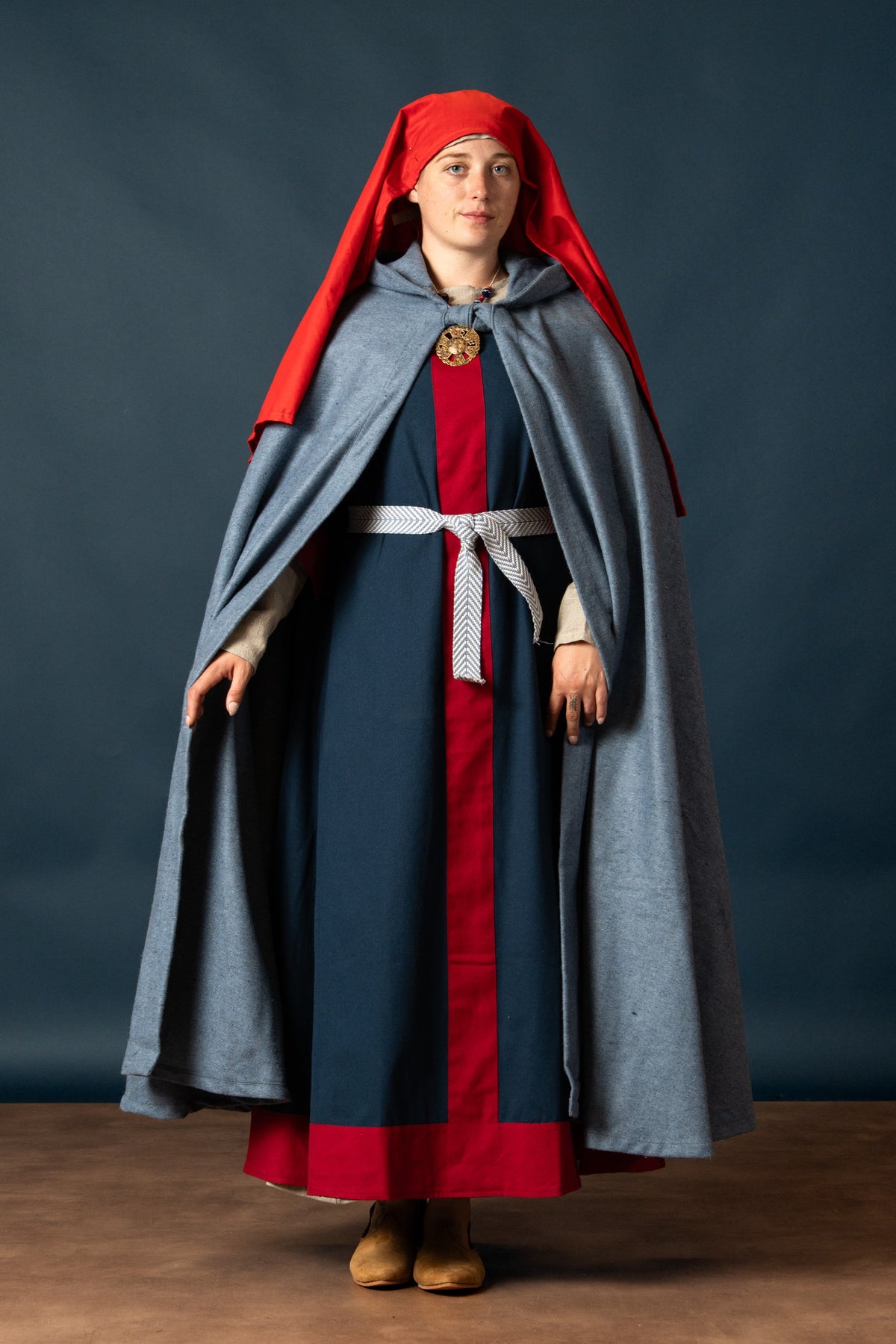 Karolingische jurk Clotilde, dalmatica, blauw-rood