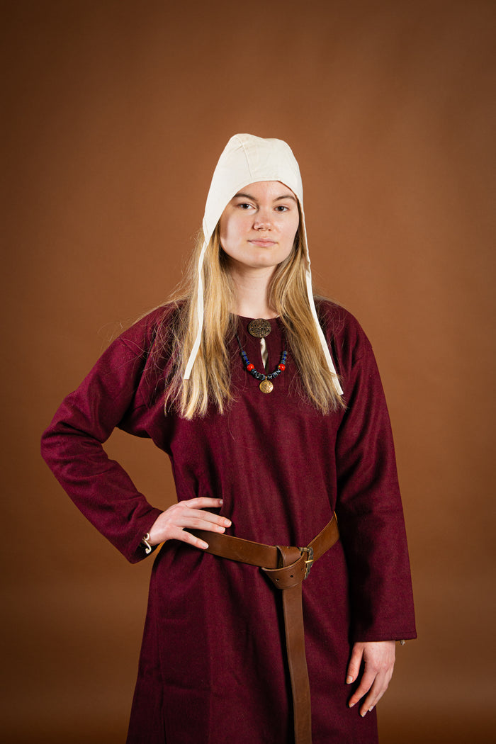 Haube aus dem 12.–13. Jahrhundert, creme