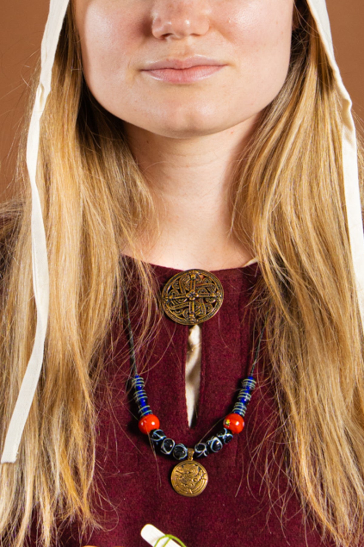 Fíbula estilo Borre de Finlandia, bronce