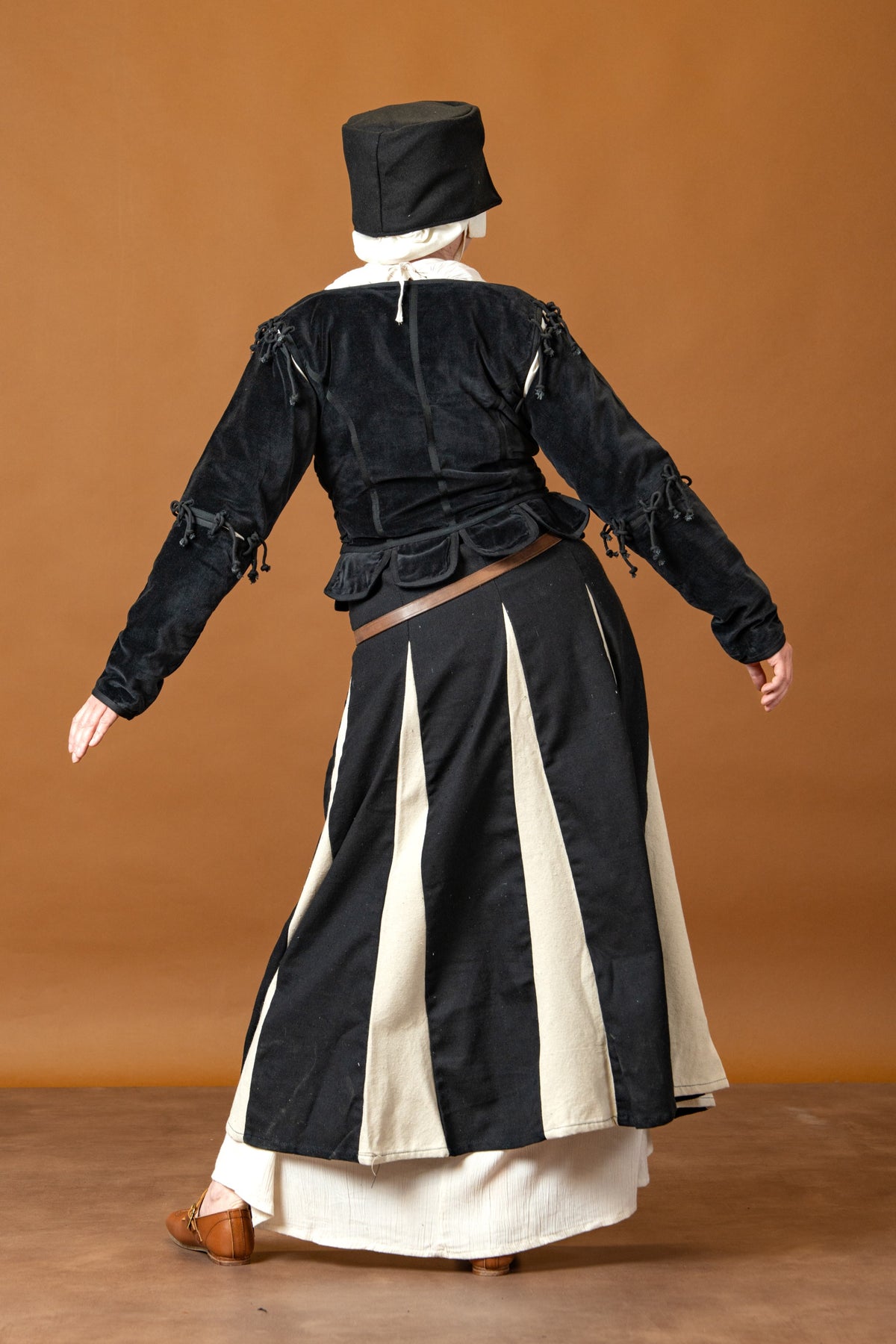 Landsknechtrok Isolde, black-white