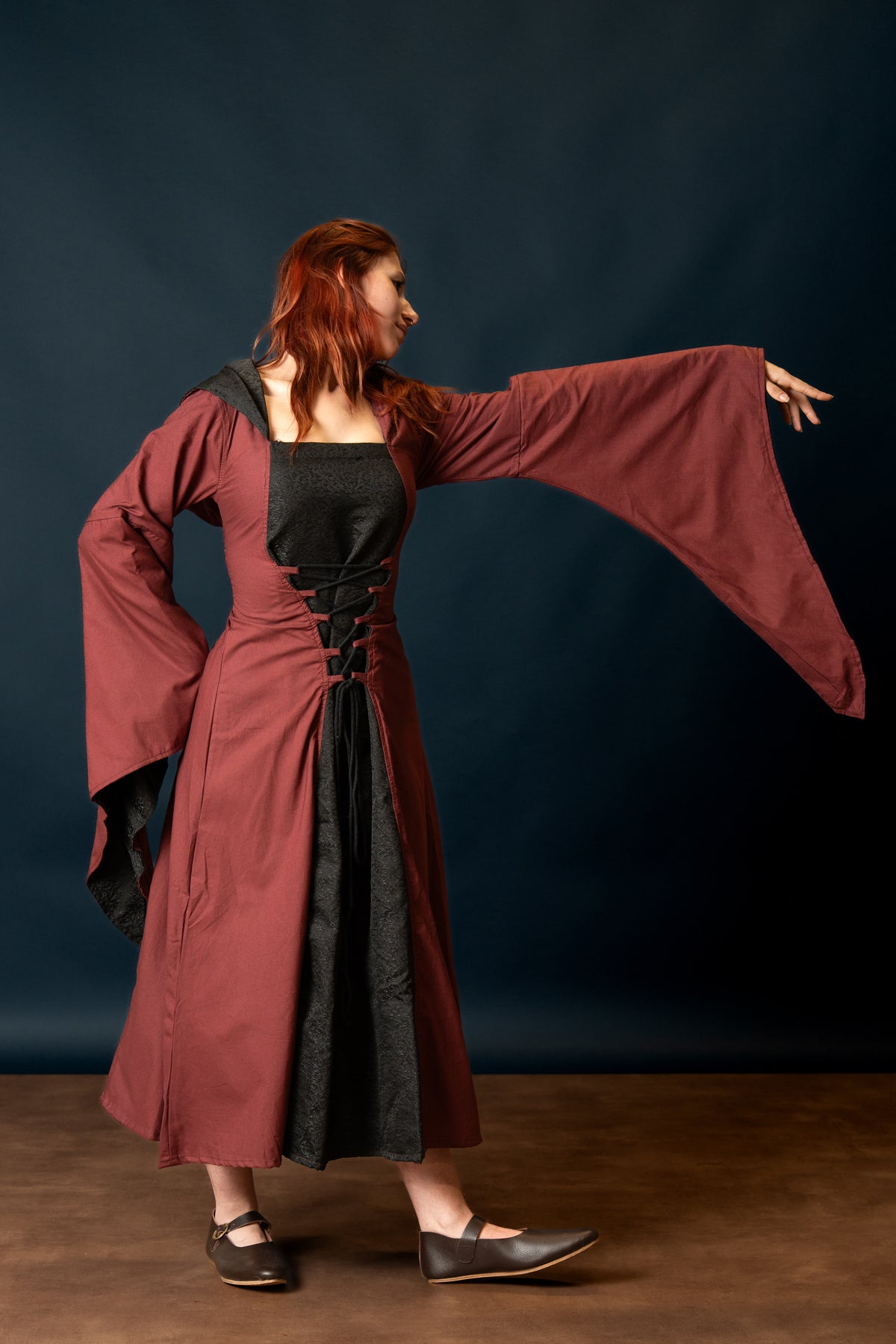 Vestido medieval Ophelia, rojo-negro