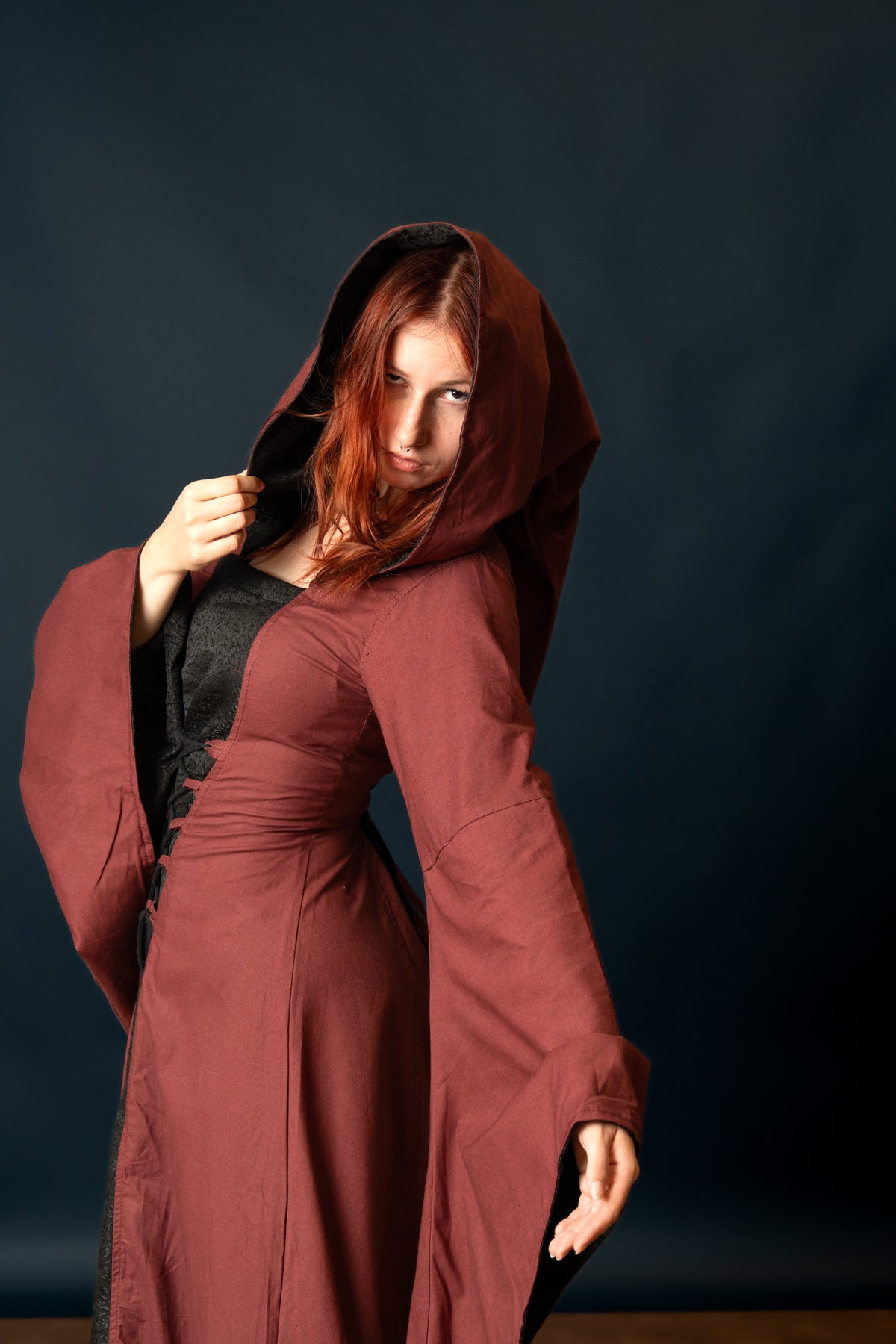 Vestido medieval Ophelia, rojo-negro