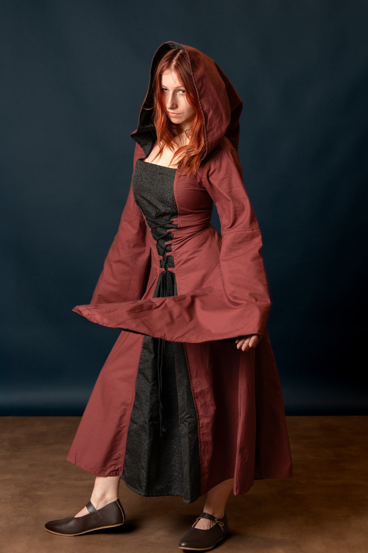 Vestido medieval Ophelia, rojo-negro