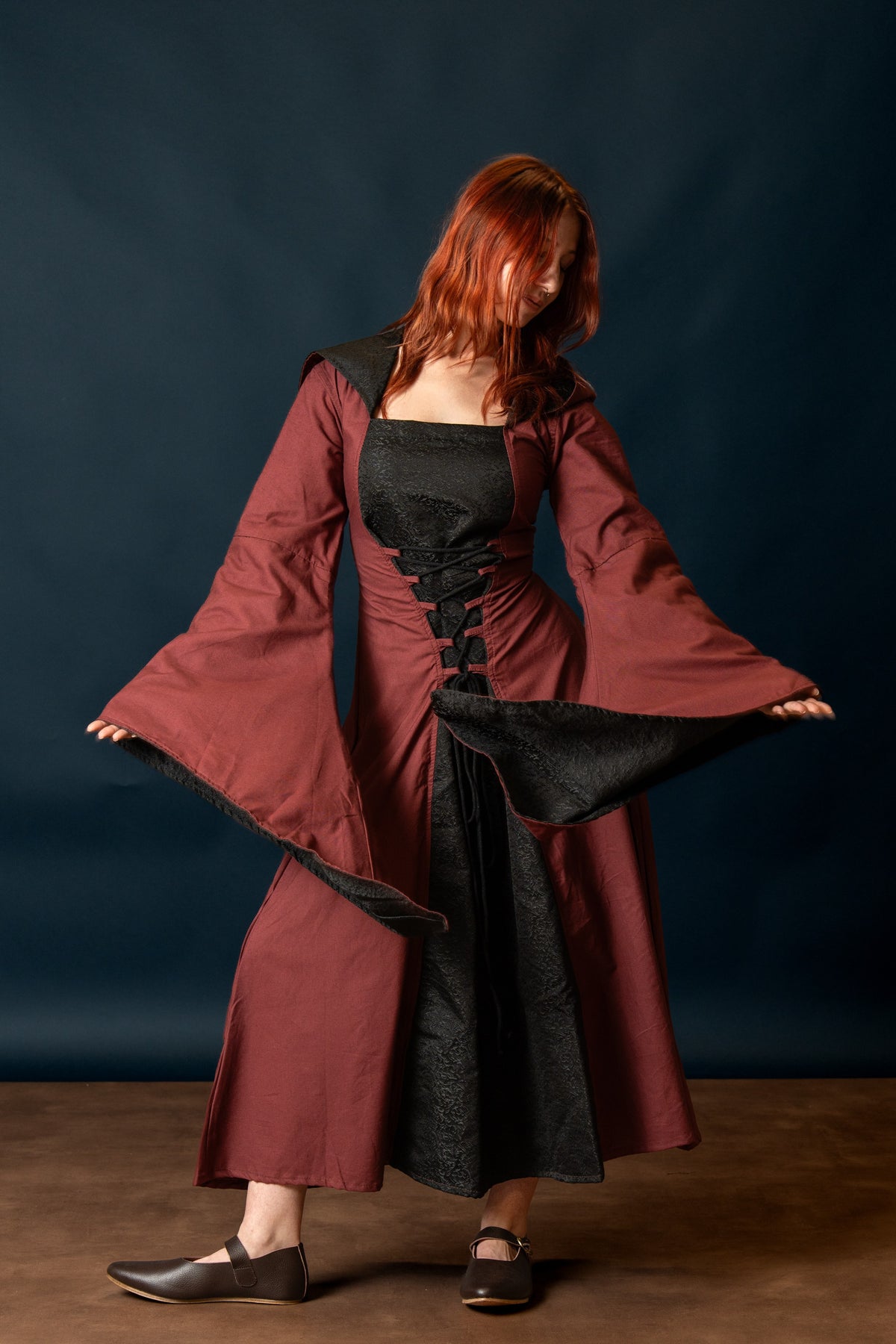 Vestido medieval Ophelia, rojo-negro