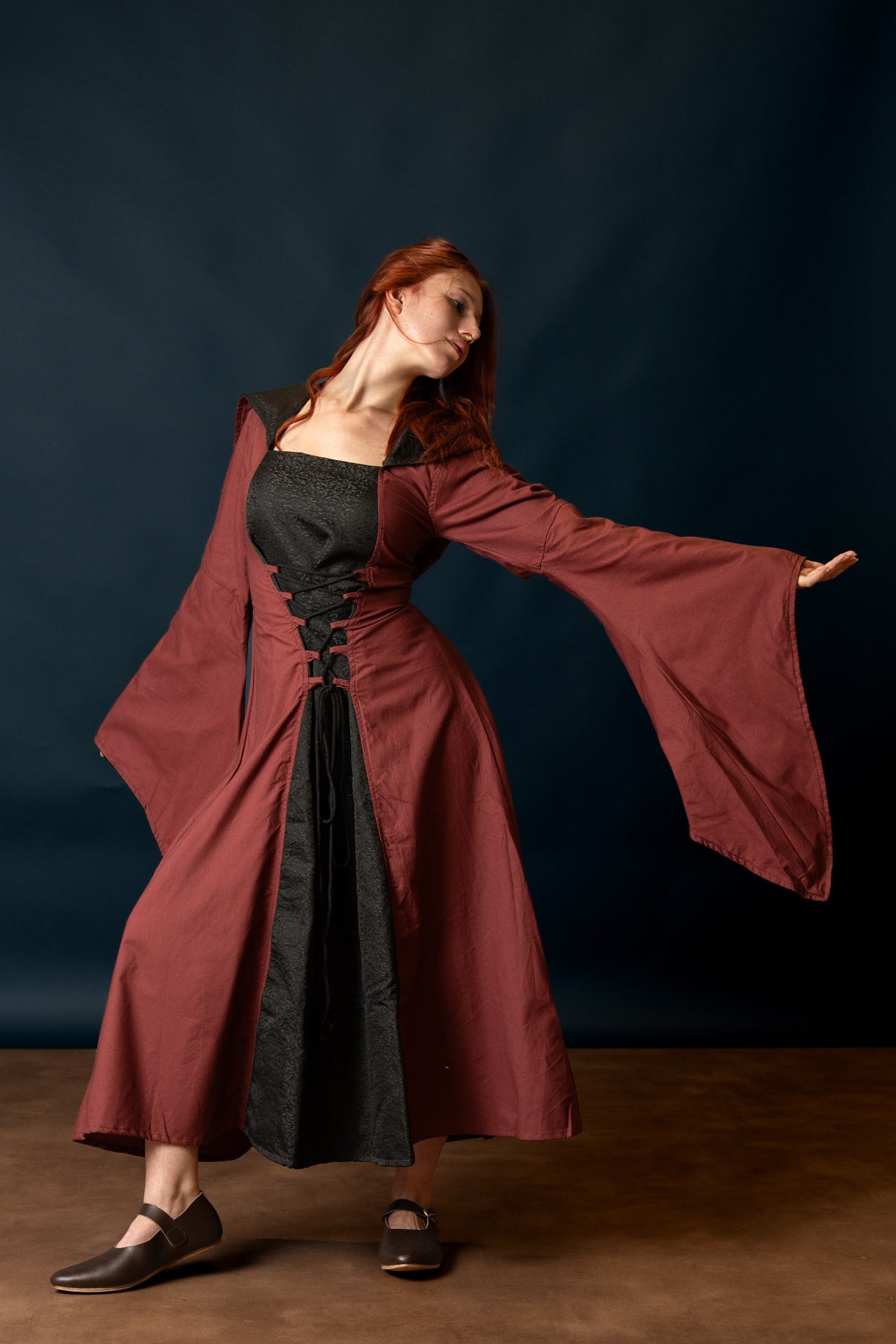 Vestido medieval Ophelia, rojo-negro