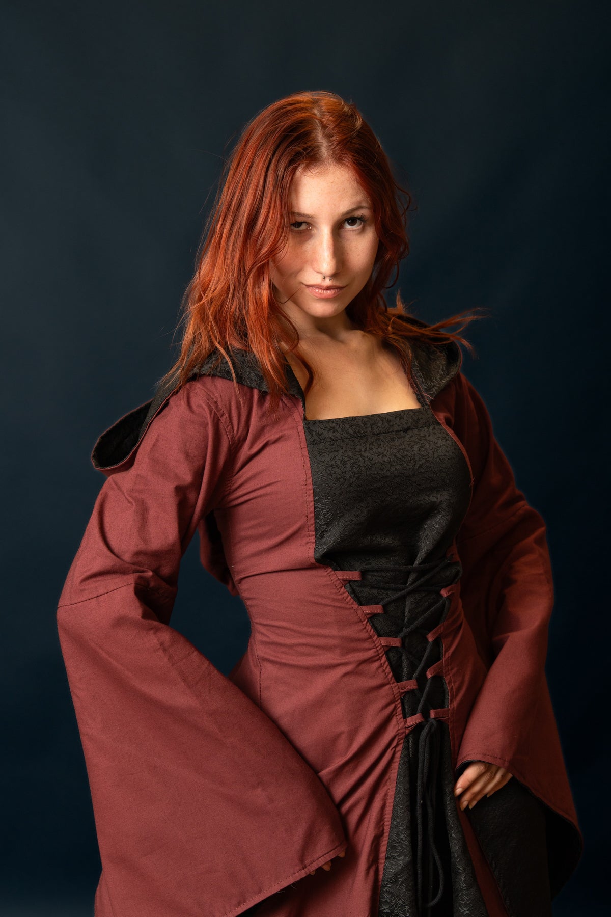 Vestido medieval Ophelia, rojo-negro