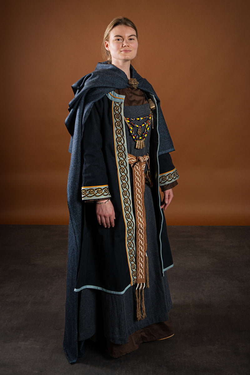 Haftowany wikiński kaftan, niebieski