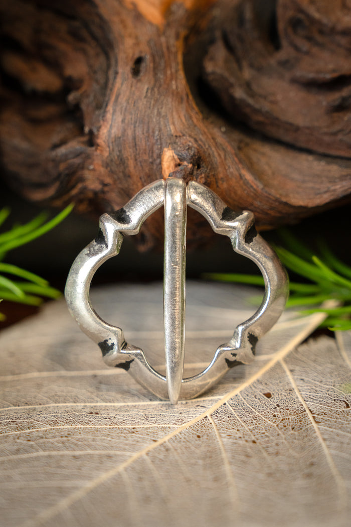 Mittelalterliche Brosche Eva von Reims, versilberte Bronze