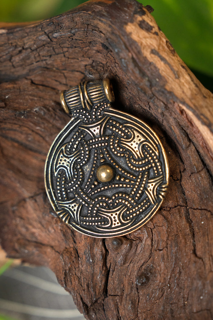 Bouclier viking amulette Stora Ryk, bronze