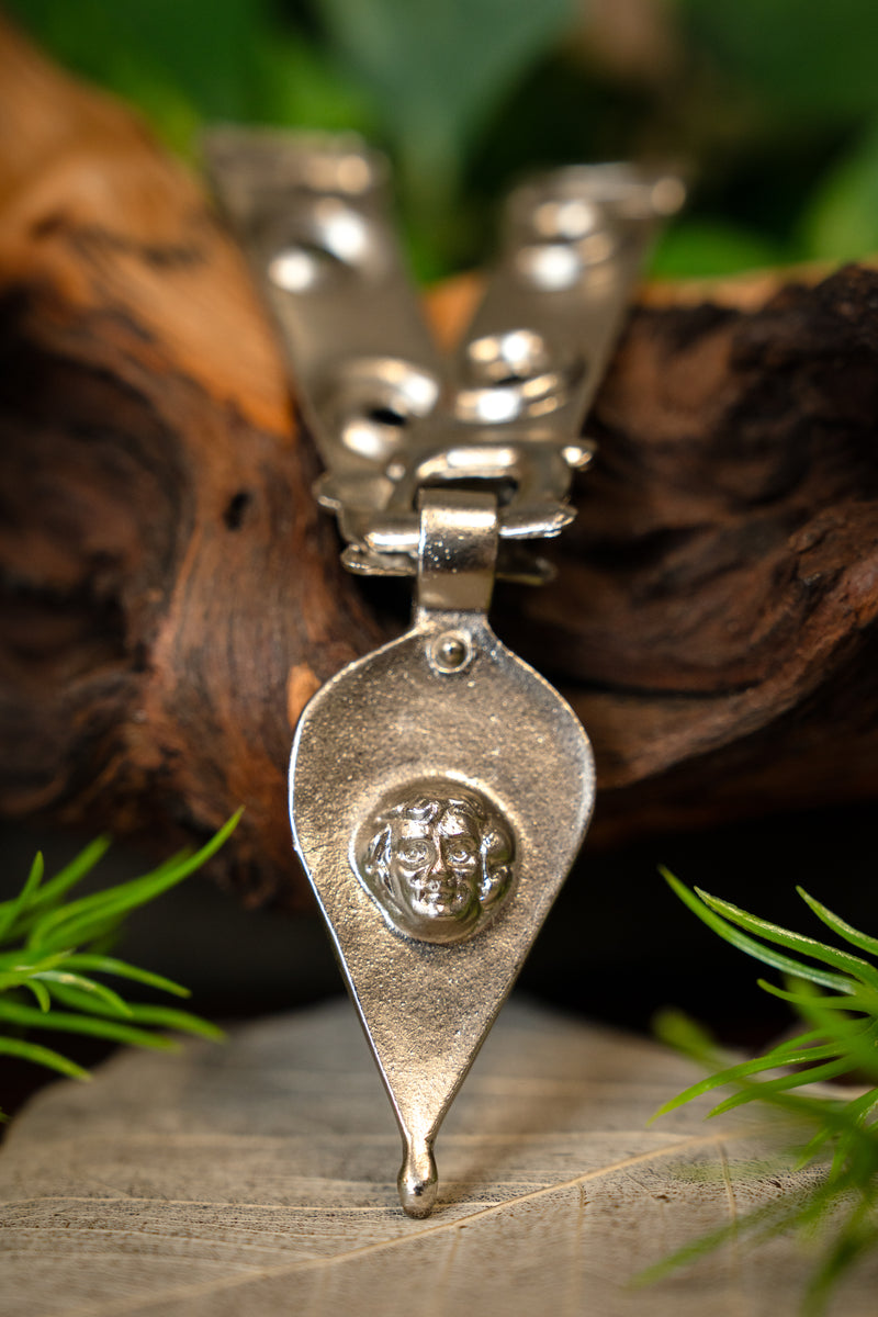 Terminal de cinturón romano cingulum Tekija, latón estañado