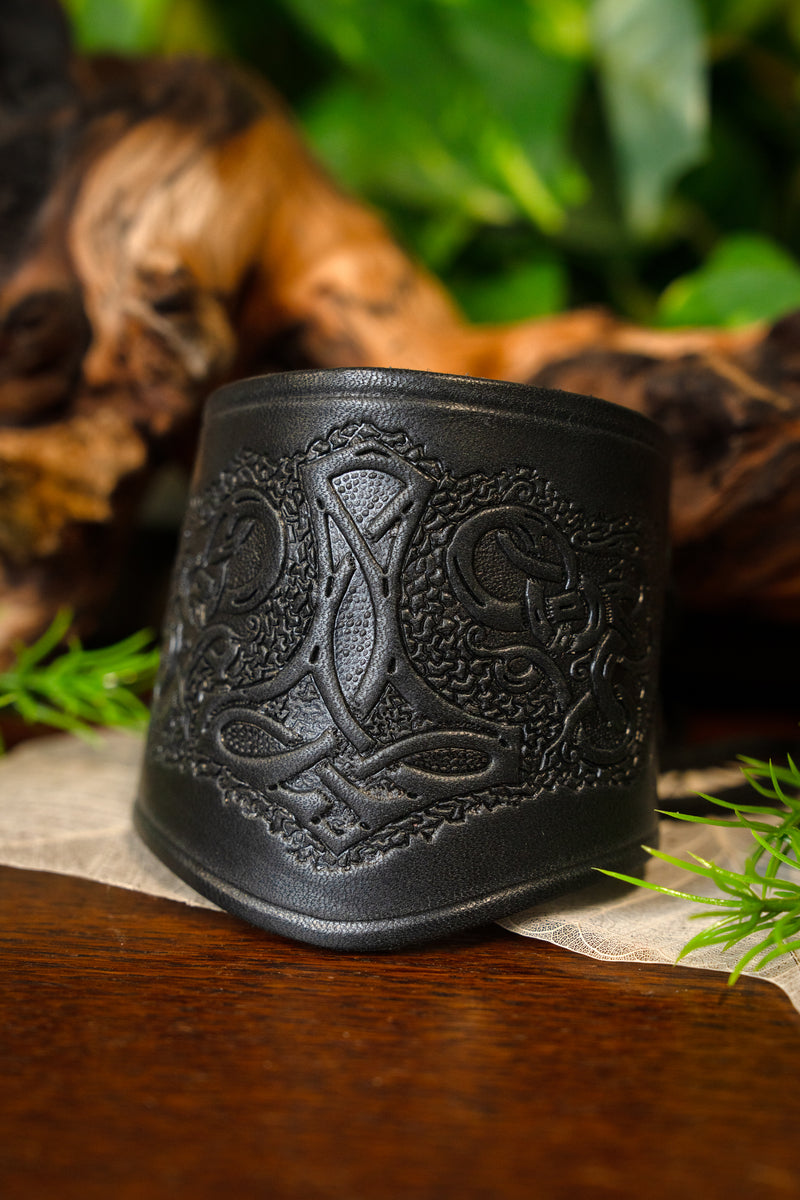 Paar Wikinger Lederarmbänder, schwarz