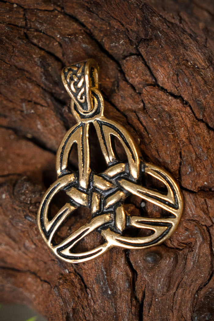 Celtic triquetra pendant, bronze