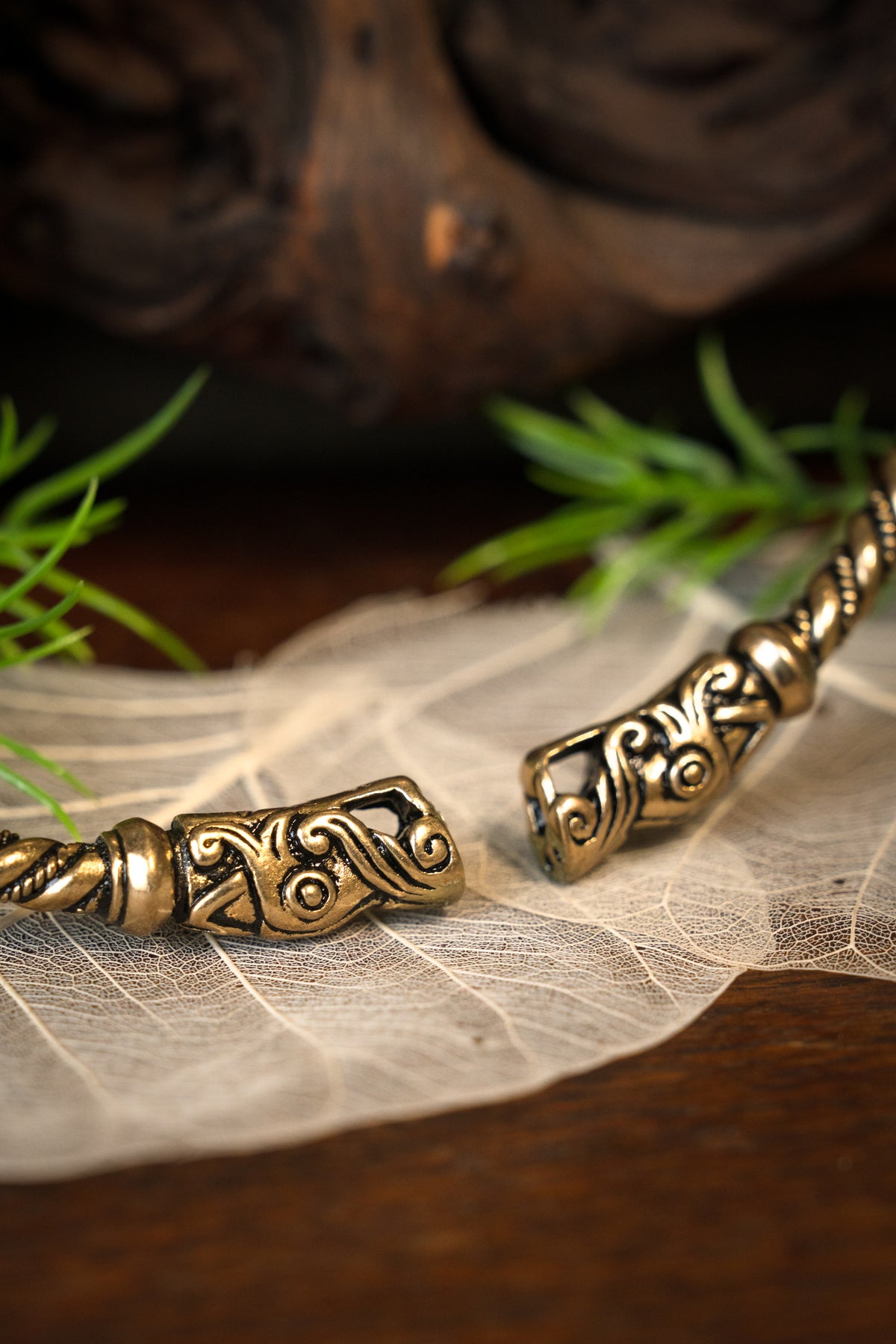 Torque viking avec têtes de dragon, bronze