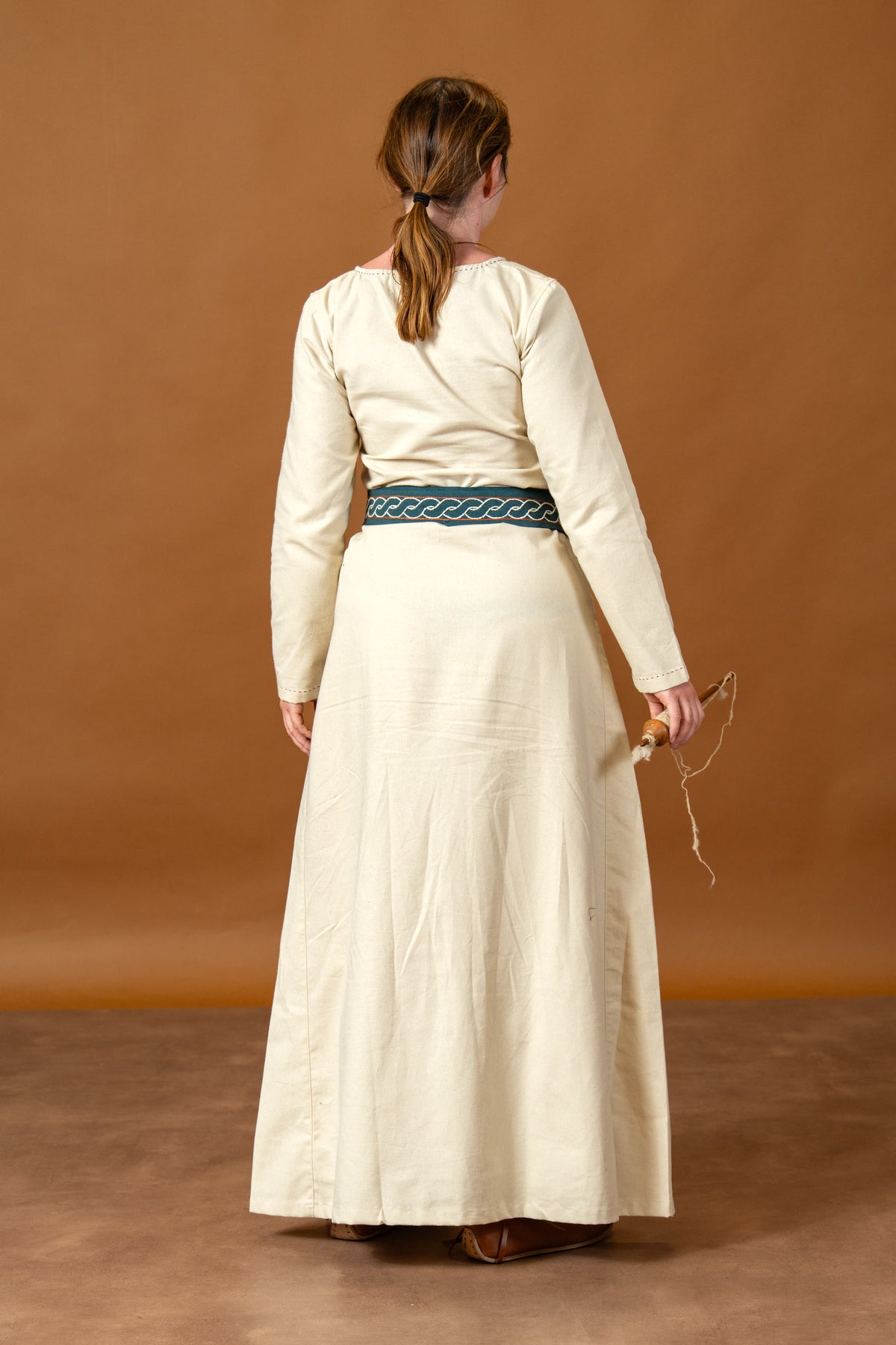 Feme-mekko, luonnonvärinen