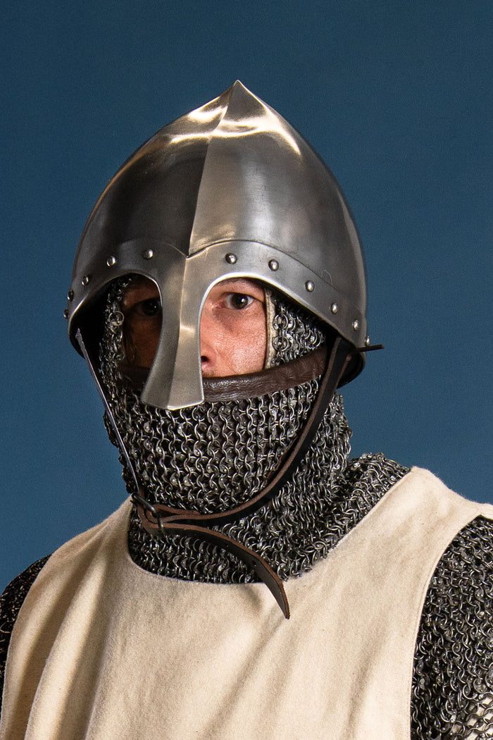 Chainmail coif with triangular ventail, round rings riveted, 8 mm