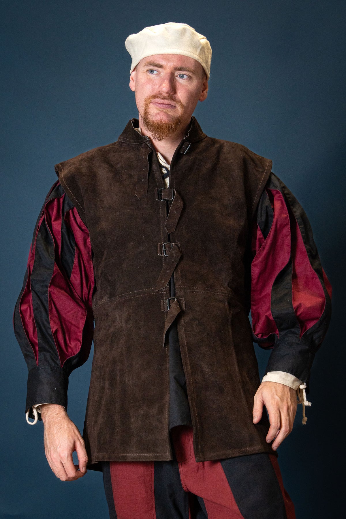 Gilet en cuir Orthello, 16e-17e siècles, brun