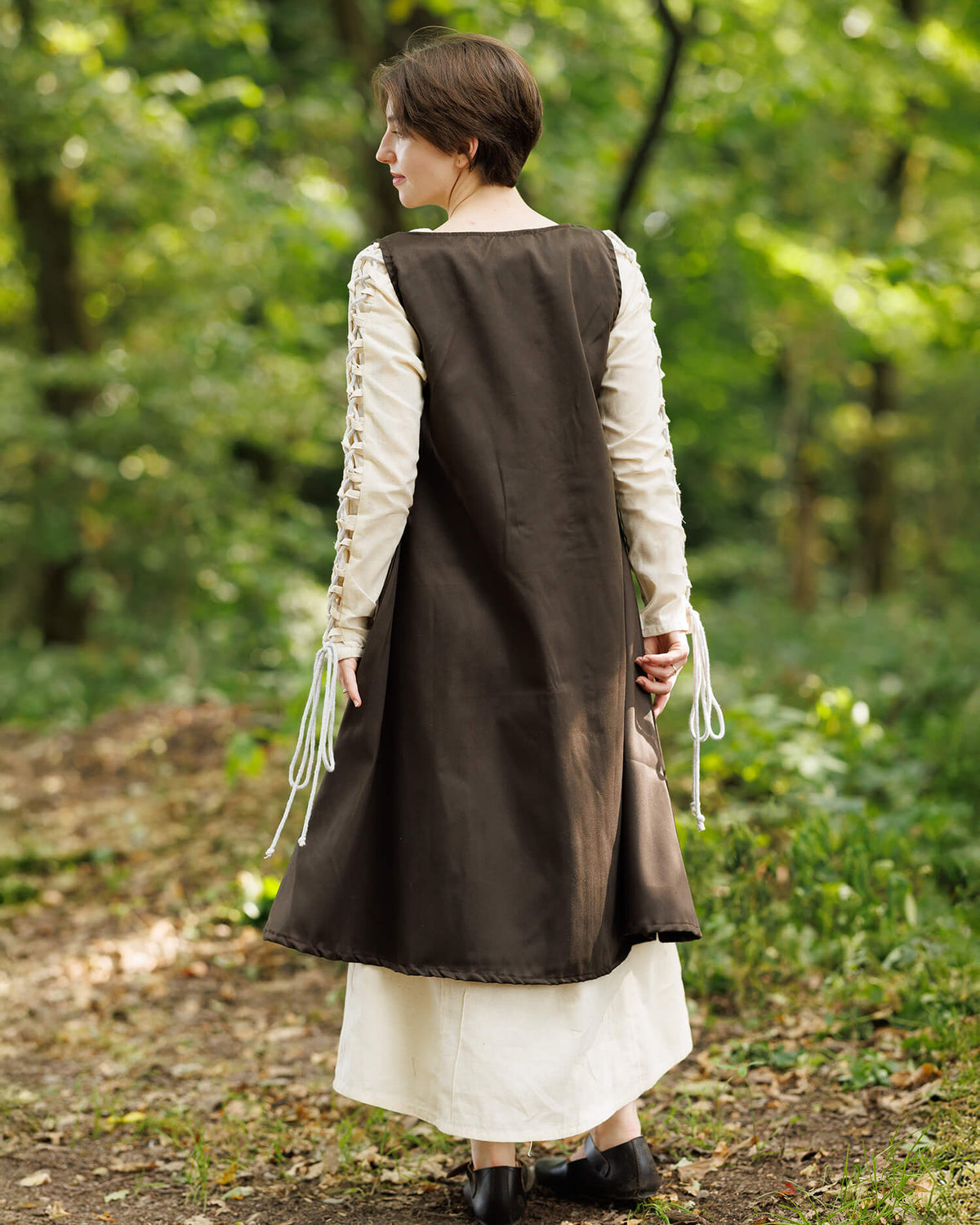 Medeltida överklänning Leandra, brun