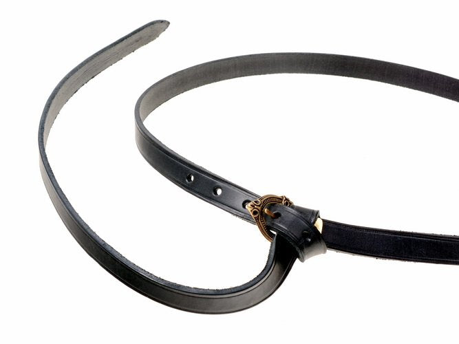 Angelsaksische riem uit de Vikingtijd, zwart leer met riemeinde