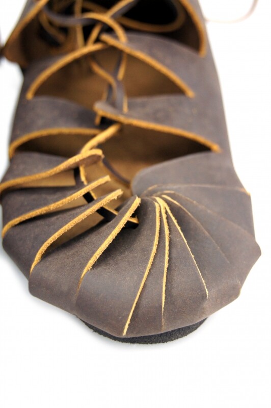 Lædersandaler, jernalder, brun