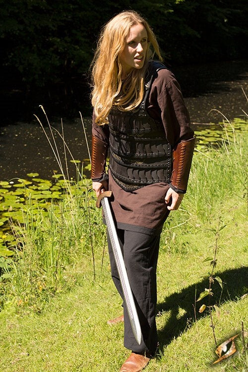 Frühmittelalterliche Lamellenrüstung, schwarz