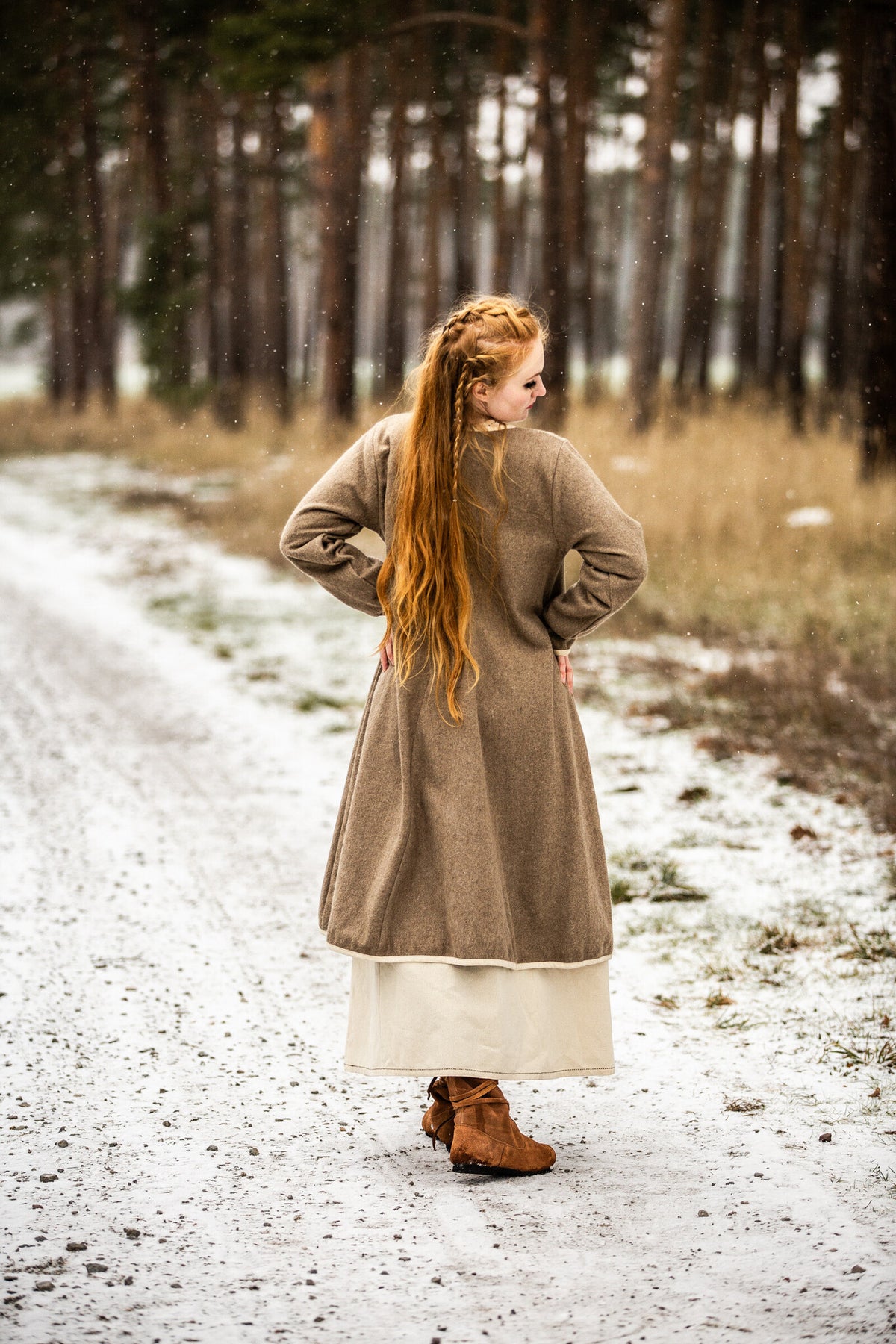 Wikiński kaftan Skadi, piaskowy, mieszanka wełny