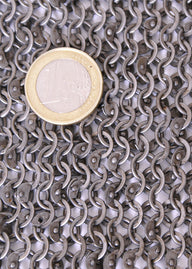 Romerskt ringbrynjestycke, 20 × 20 cm, runda ringar – runda nitar, 6 mm