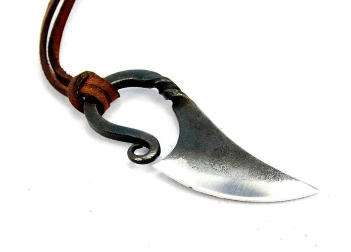 Viking neck knife carbon steel, semi-sharp