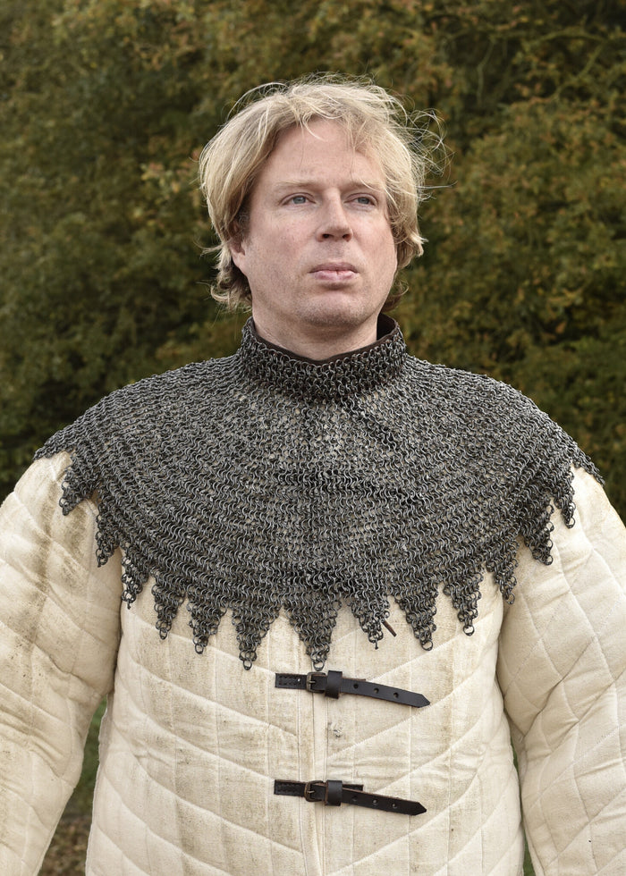 Płaszcz biskupi z kolczym kapturem, nitowany, okrągłe pierścienie, 8 mm