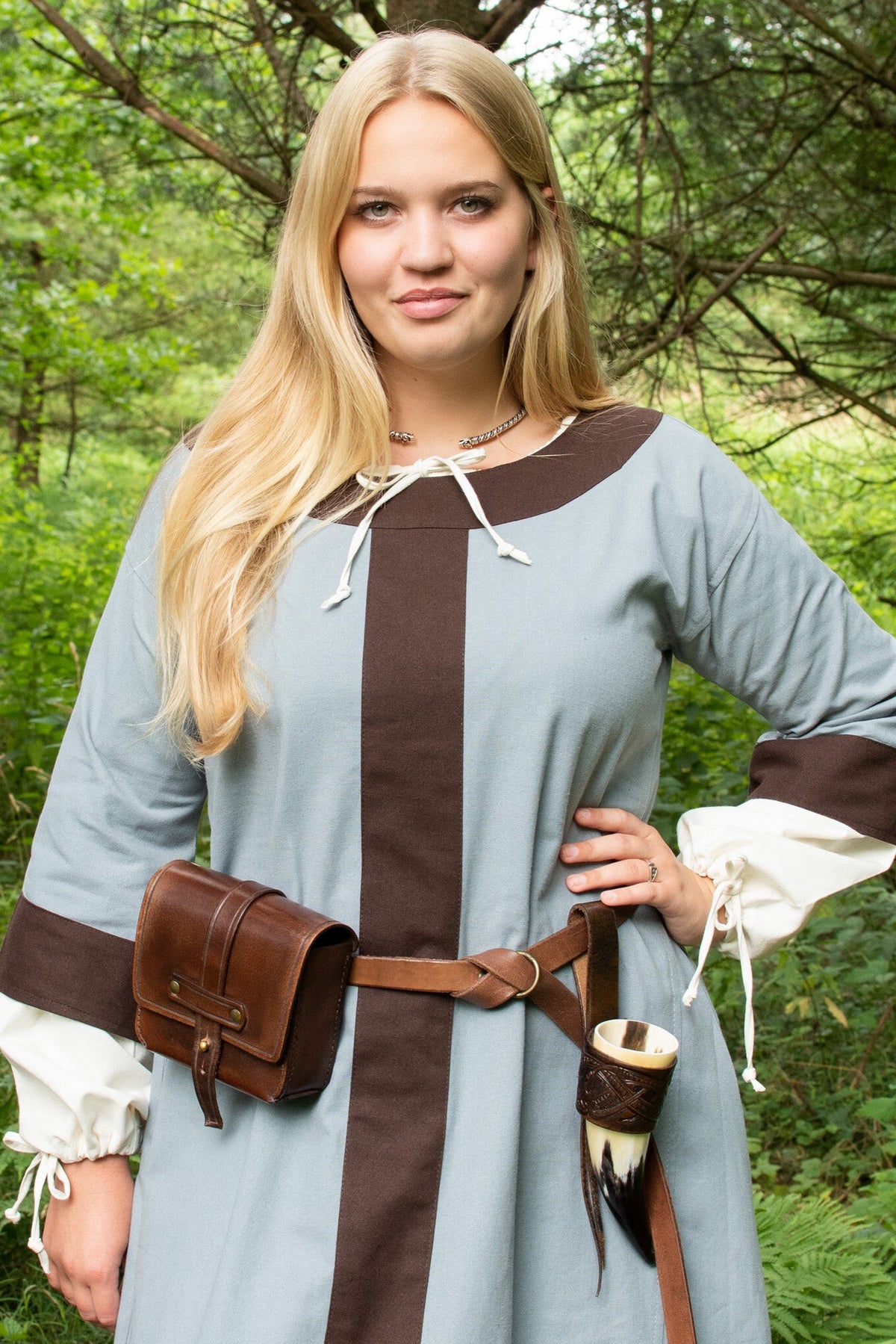 Frühmittelalterliches Kleid Clotilde, blau braun