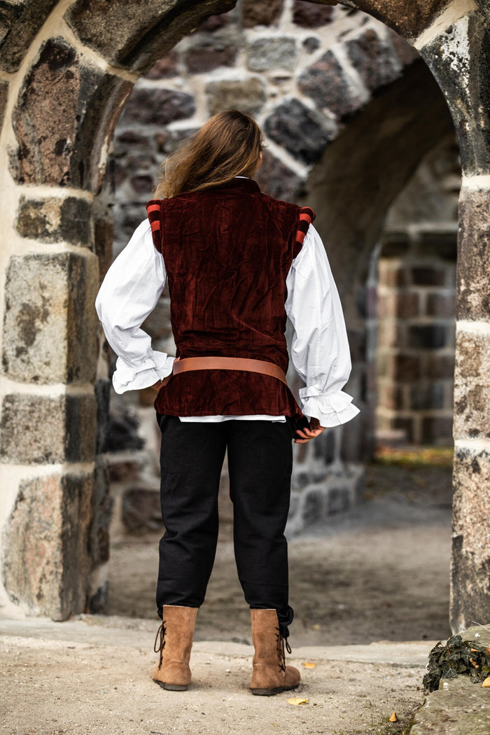 Samt Doublet mit Metallknöpfen, rot