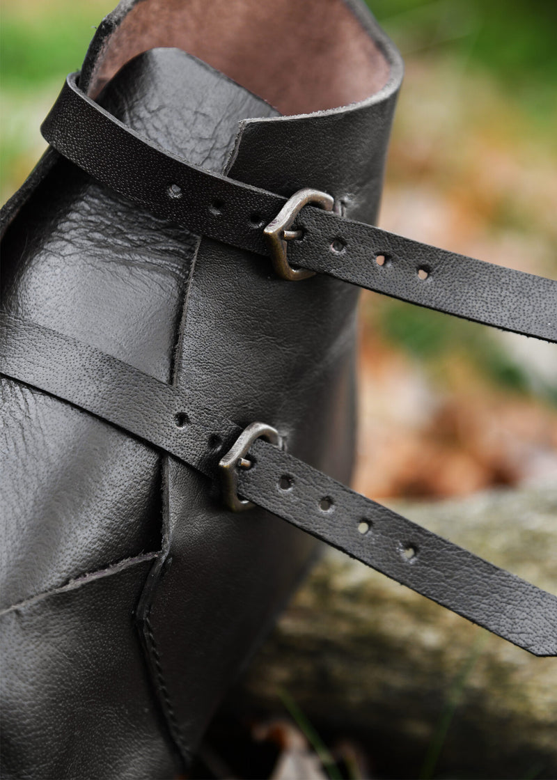 Middeleeuwse enkellaarzen 1250-1500