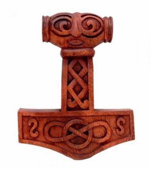 Torshammare med ansikte