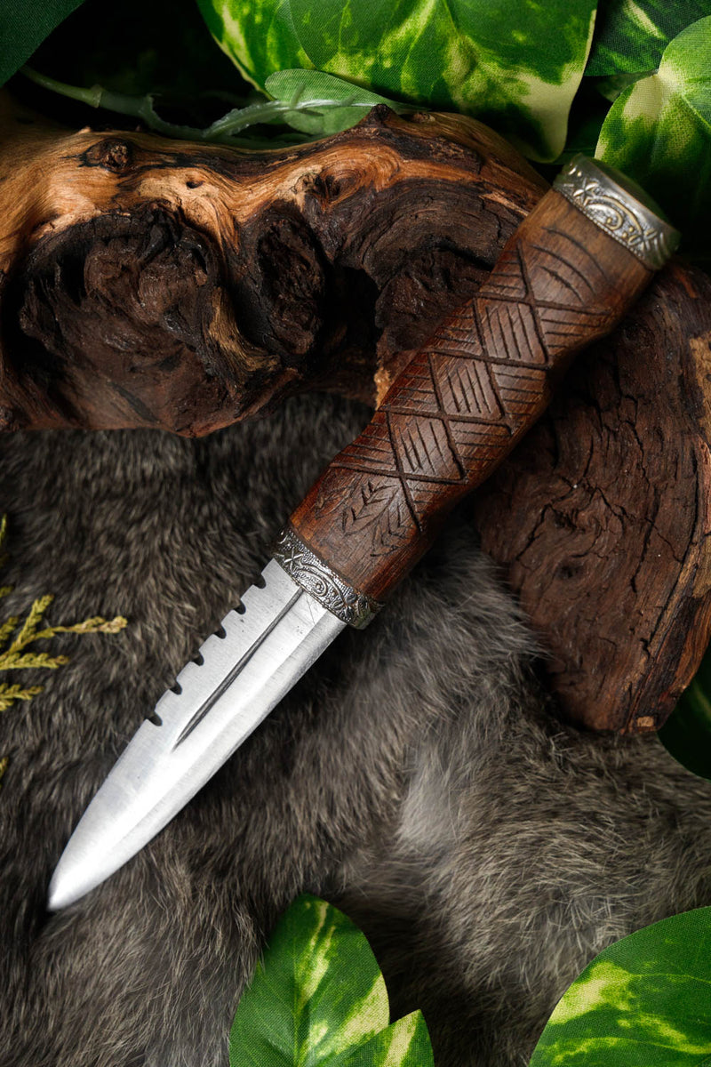 Sgian Dubh, halbscharf