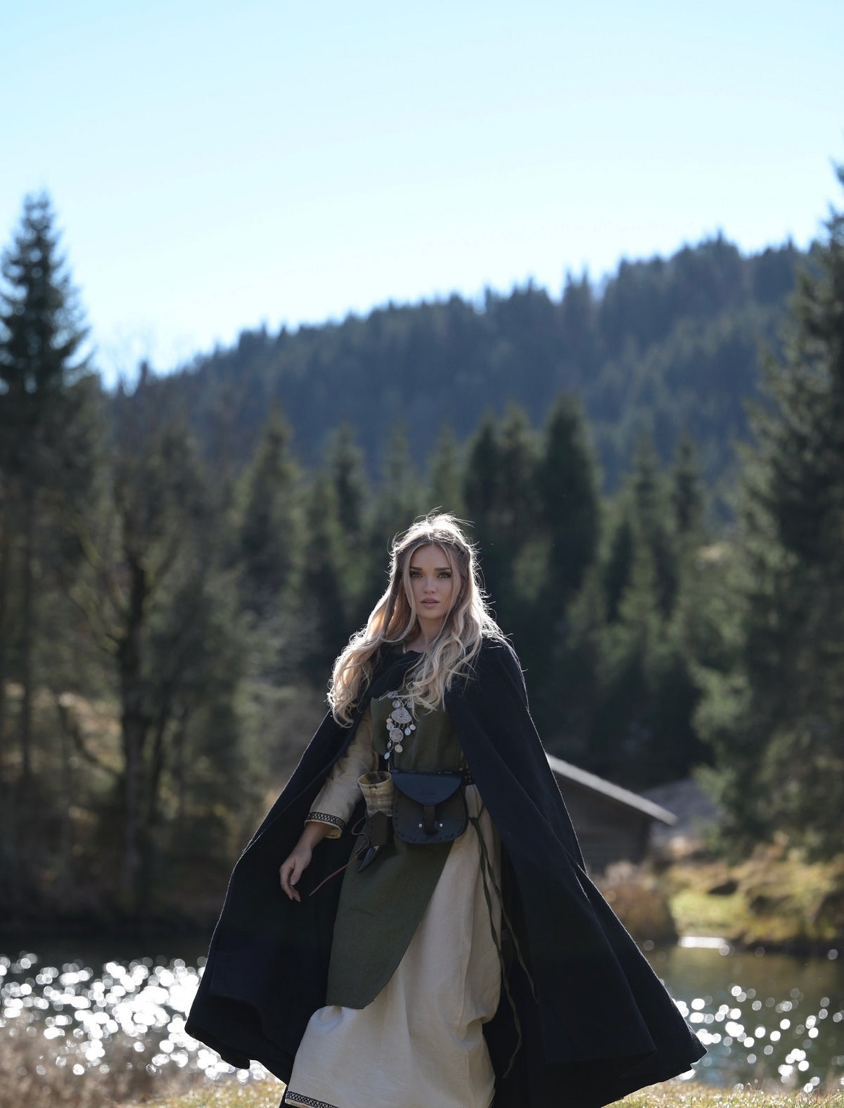 Middelalderlig kappe Karen, uldmix, sort