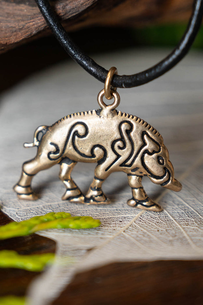 Keltiskt hängsmycke vildsvin Knocknagael, brons