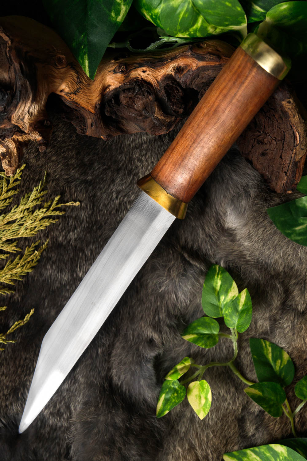 Angelsaksisk broken-back sax, halvskarpt