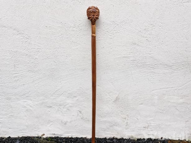 Bâton de marche en bois Green Man