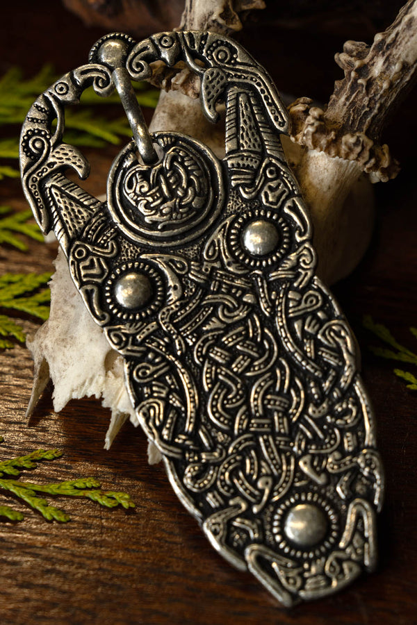 Boucle de ceinture de Sutton Hoo, argentée