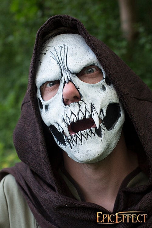 Máscara de calavera plateada