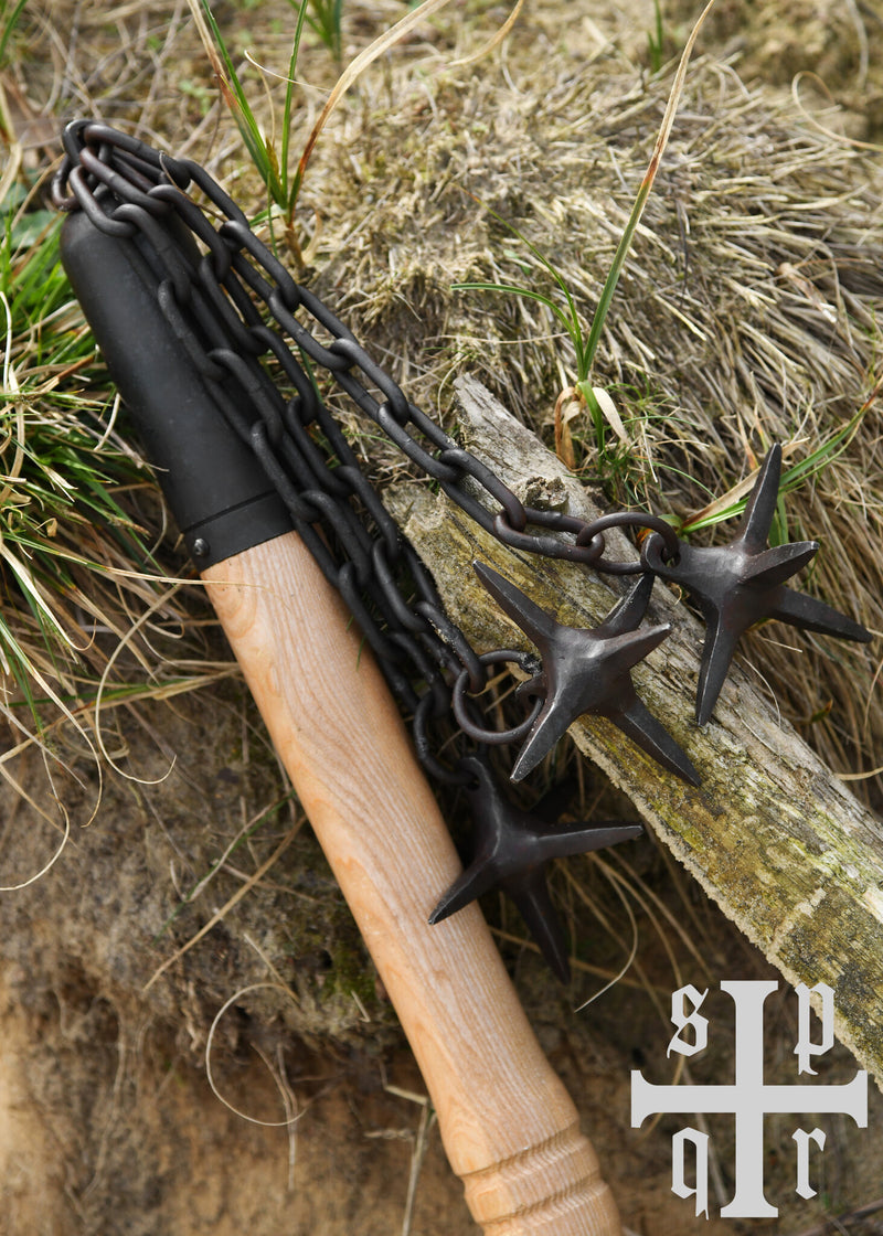 Mittelalterlicher Streitflegel mit drei Sternen