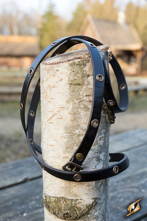 Bracelet with eyelets, leather