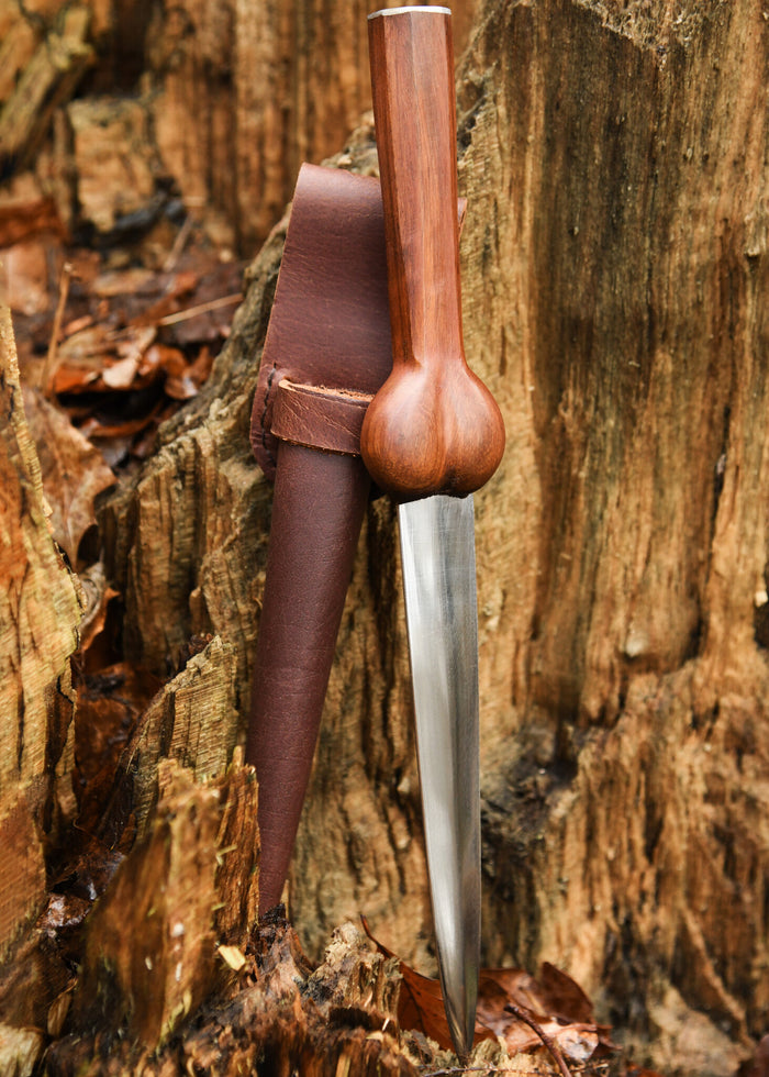 Dagger z kulistą głowicą, półostry