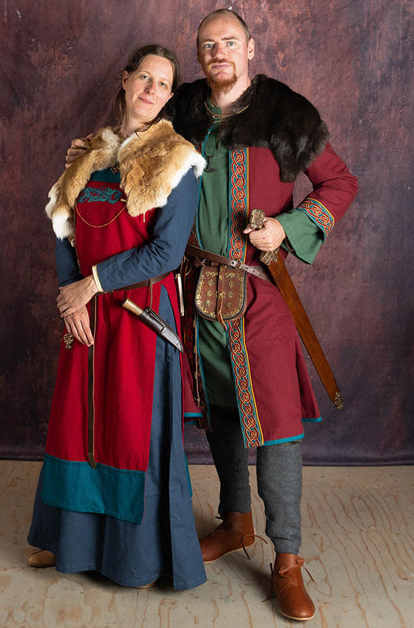 Haftowany wikiński kaftan, czerwono-niebieski