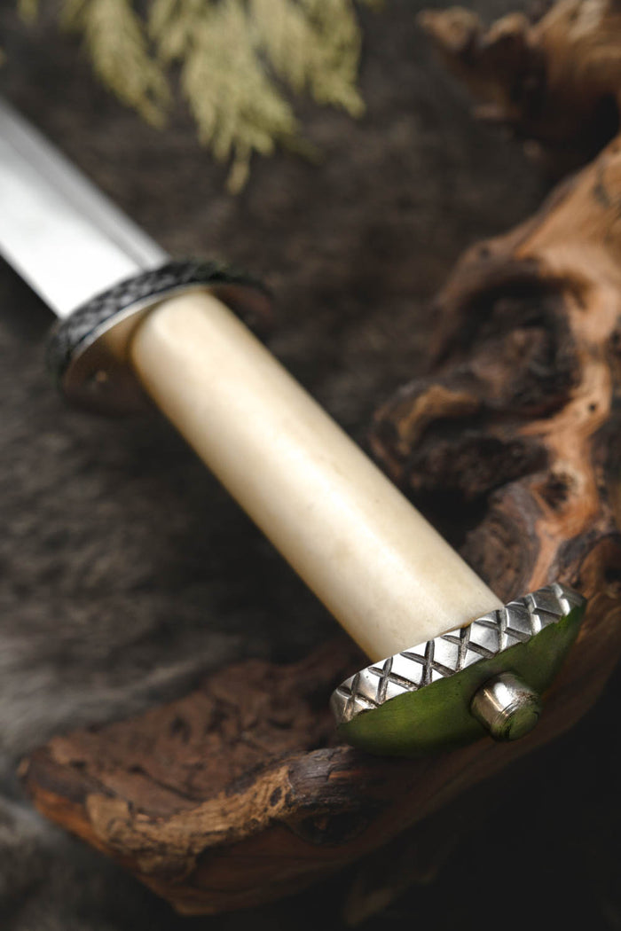 Seax Eriksson, pol ostro